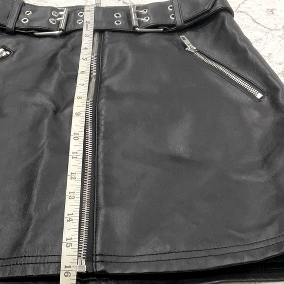 FOREVER 21 BKIRT SHORT - Picture 8 of 10